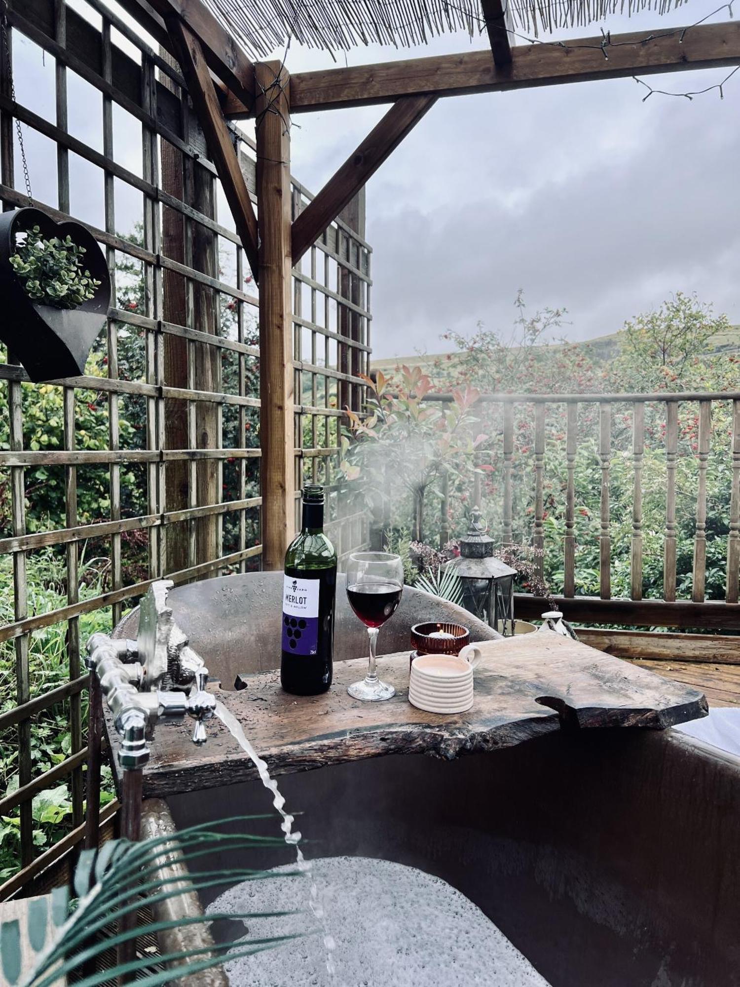 Villa 1 - Ein Trysor Cudd - Outdoor Bathtub - Incredible Views Pont Sticill Esterno foto